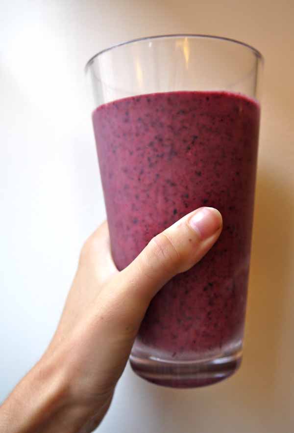 Blueberry Lime Smoothie with Flax Seeds | Pumps & Iron