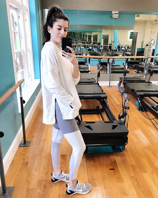 A Week of Workout Outfits (April) - Nike colorblock leggings and Reebok sweatshirt