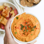 Roasted Carrot Hummus - This delicious roasted carrot hummus makes for a perfect dip or spread! #vegan #hummus #plantbased