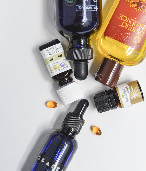 Facial Oil for Rosacea: DIY Essential Oil Blend - learn how to make a facial oil for rosacea that's best for YOUR skin. #rosacea #essentialoils #aromatherapy #skincare