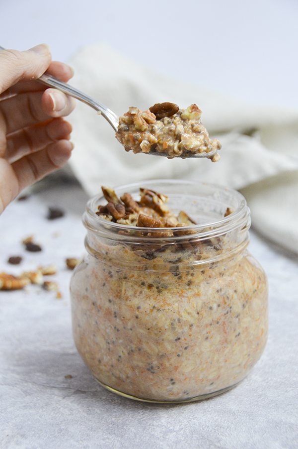 Sweet Potato Overnight Oats - This easy and delicious overnight oats recipe makes for the perfect breakfast! #overnightoats #oatmeal #breakfast #vegan